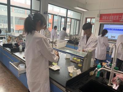生物化工系黨支部傅美玲開(kāi)設(shè)黨員示范課 黨建引領(lǐng)專業(yè)教學(xué)新實(shí)踐